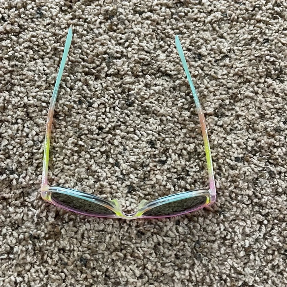 2 pair kids sunglasses and 1 case.